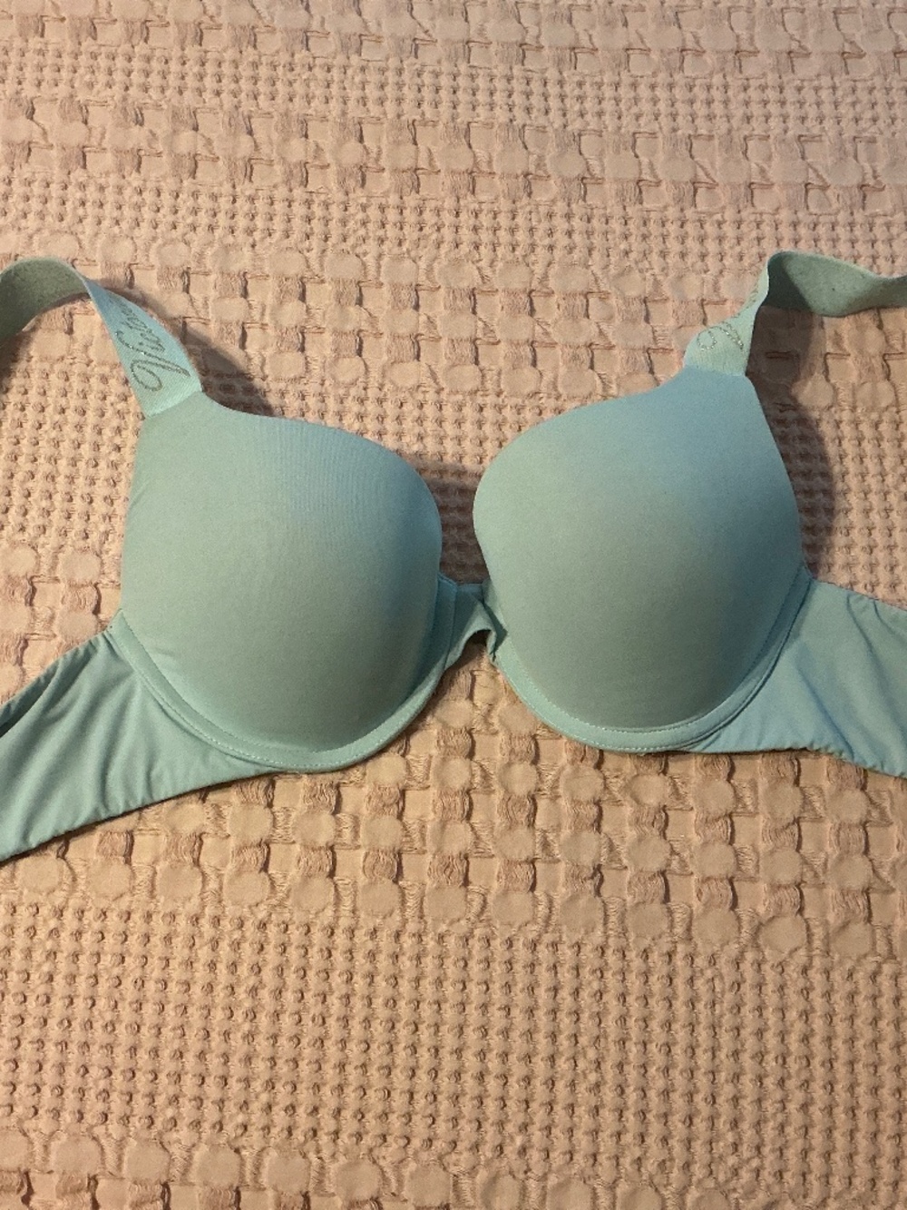 Victoria Secret’s, t-shirt push up full coverage bra, 32C, mint green
